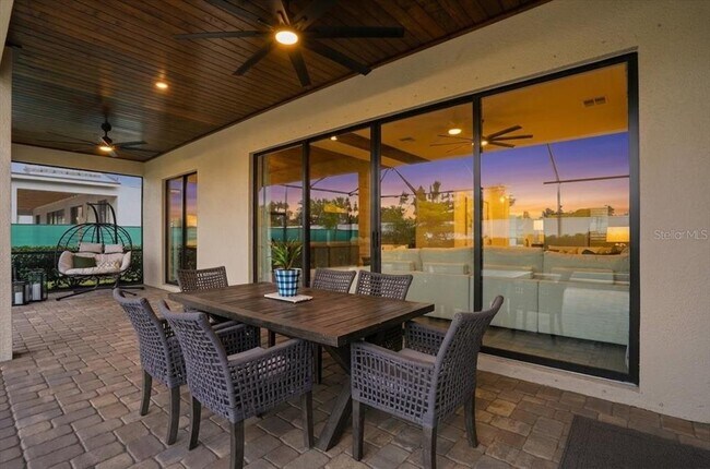 Building Photo - 15917 Tradewind Ter