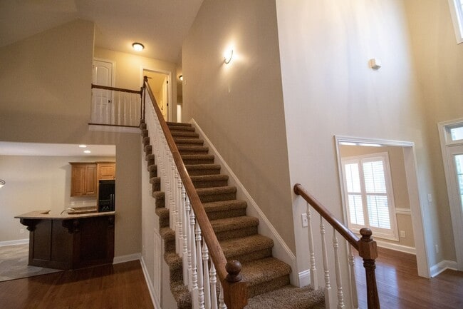Building Photo - 1343 Ambleside Dr