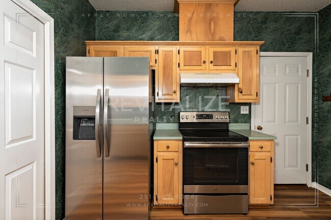 Building Photo - Daphne 3BR/2BA + Bonus Den – Spacious, Stylish & Full of Charm!