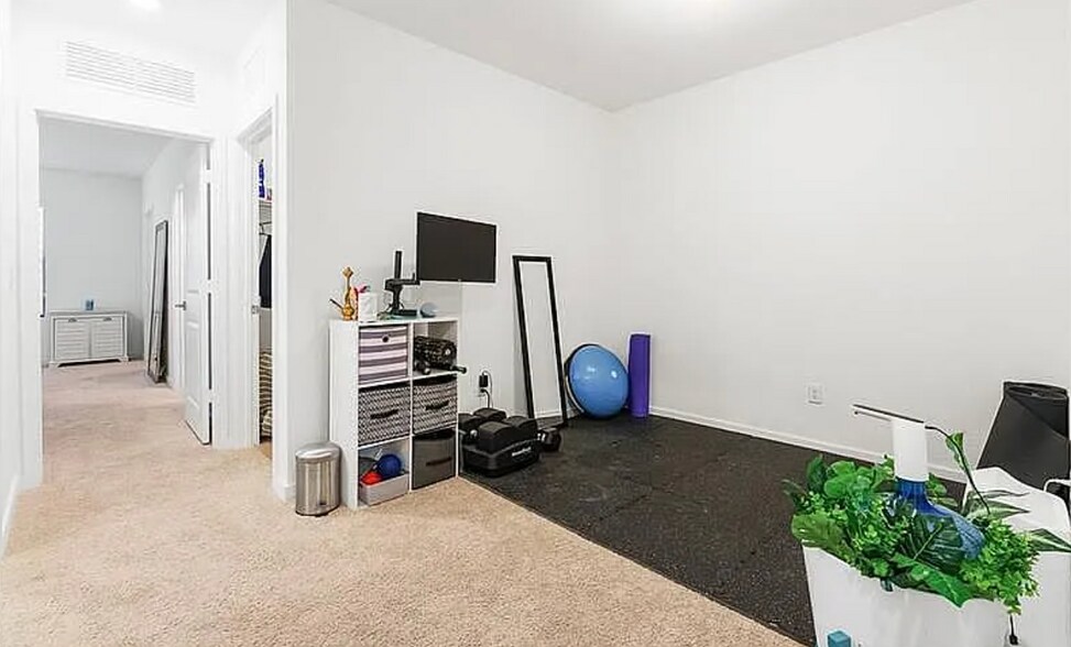 Building Photo - 531 NW 17th St