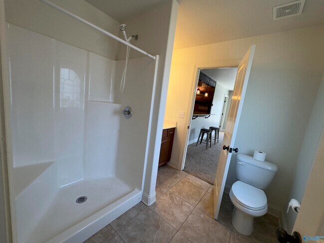 Building Photo - 2444 Bell Manor Dr SW
