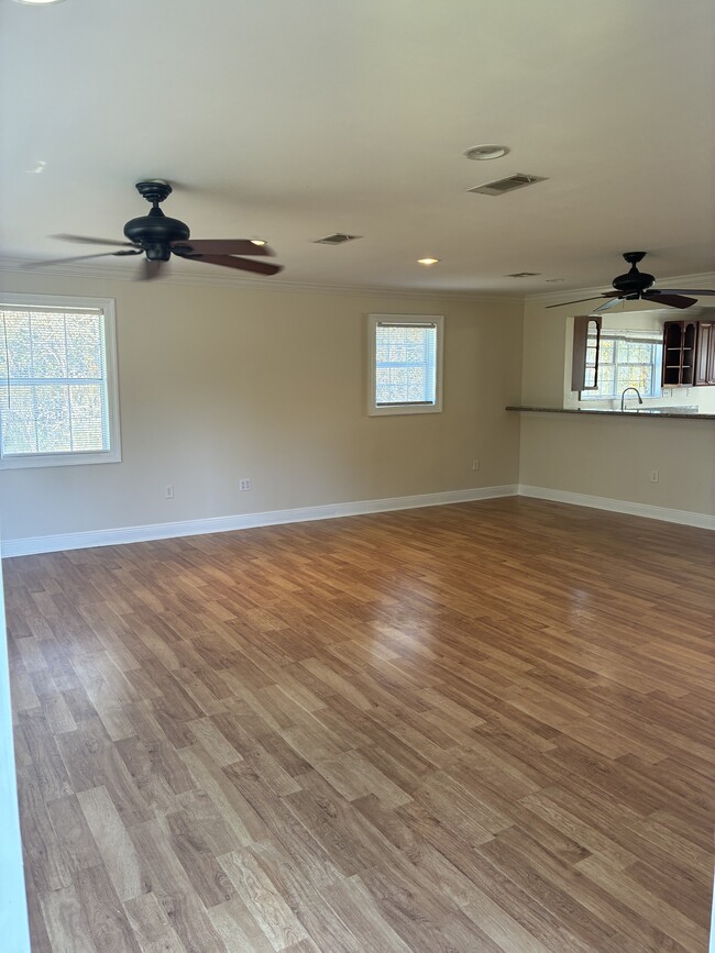 Building Photo - 10214 Marine View Dr