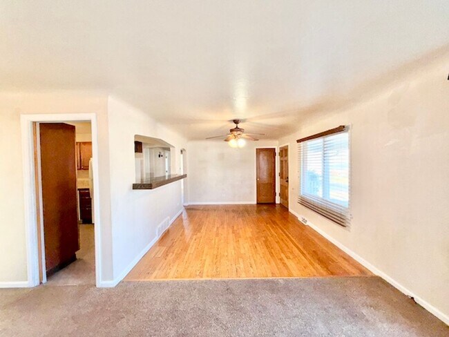 Building Photo - Ideal For Student Housing