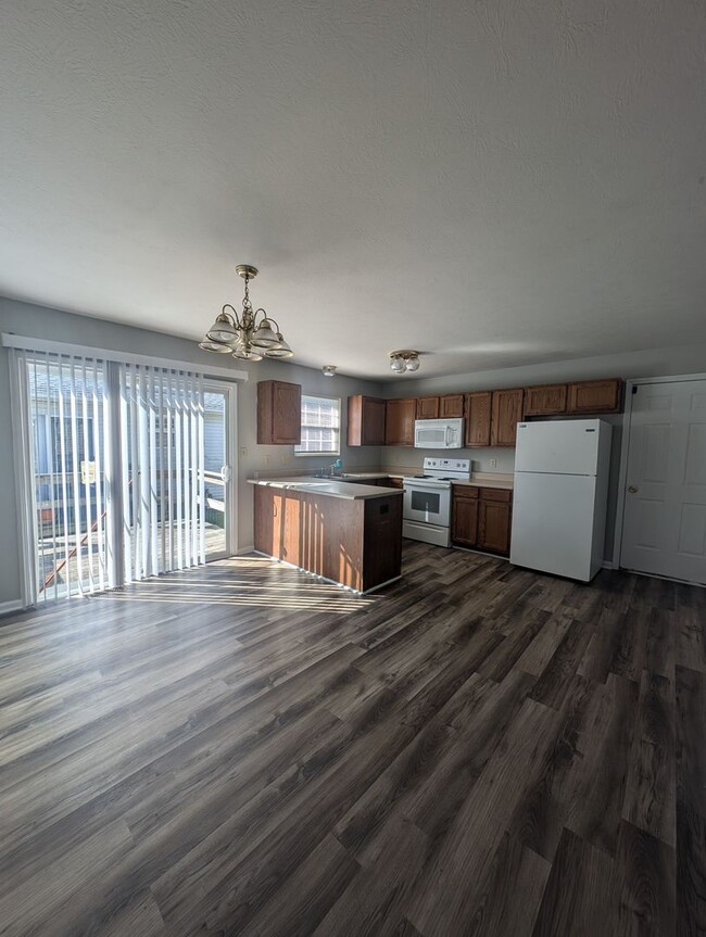 Building Photo - Quiet 2 bed 2 bath duplex home in Franklin!