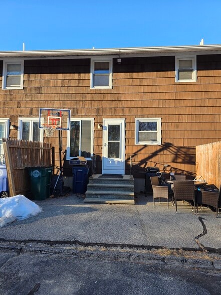 Back Entrance - 39 Villa Rd