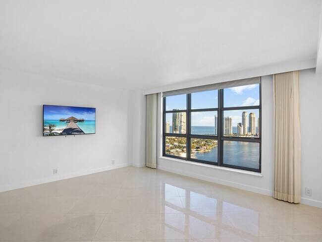 Building Photo - 3530 Mystic Pointe Dr