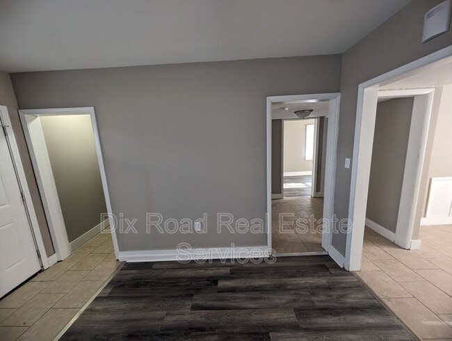 Building Photo - 1047 Lexington Ave