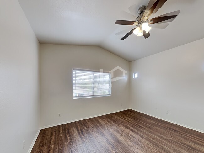 Building Photo - 16864 W Tasha Dr