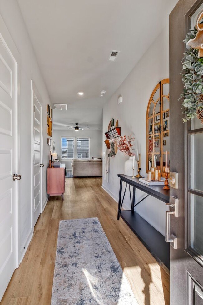 Building Photo - 1006 Baltusrol Ln