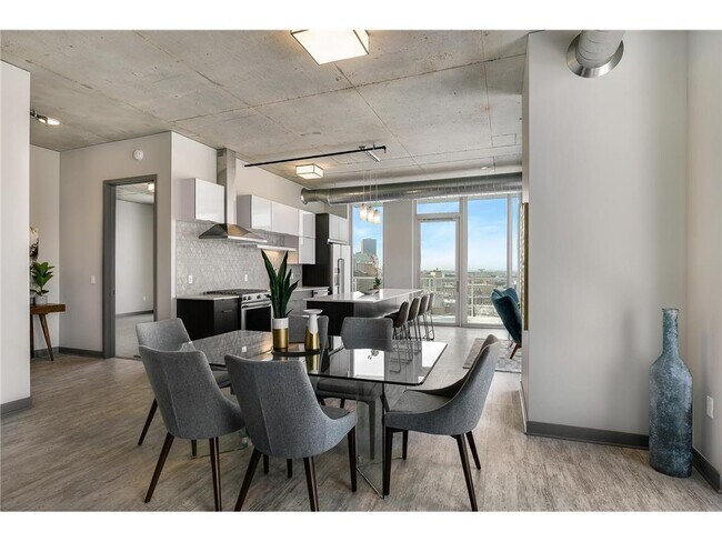 Building Photo - 315 1st Ave NE