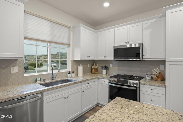 Building Photo - 553 Limoneira Ln