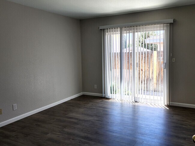 Building Photo - Home For Rent in Carson City
