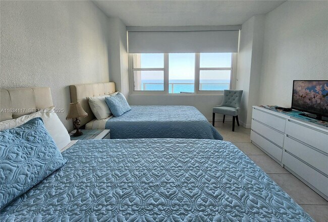 Building Photo - 3505 S Ocean Dr