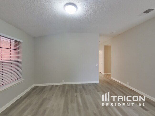 Building Photo - 8348 Orleans Ln