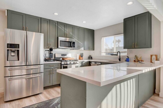 Building Photo - 2523 Palma Vista Ave