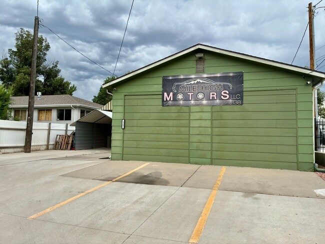 Building Photo - 1342 N Washington Ave