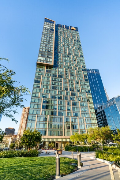 Building Photo - 889 Francisco St