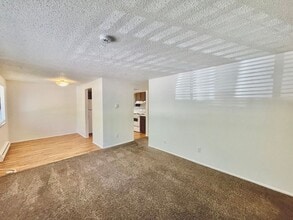 Building Photo - 10th2354 (MK-KS)