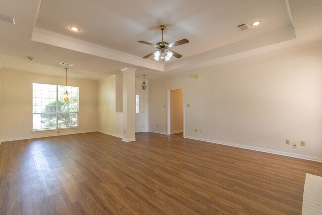 Building Photo - 2411 Raintree Path