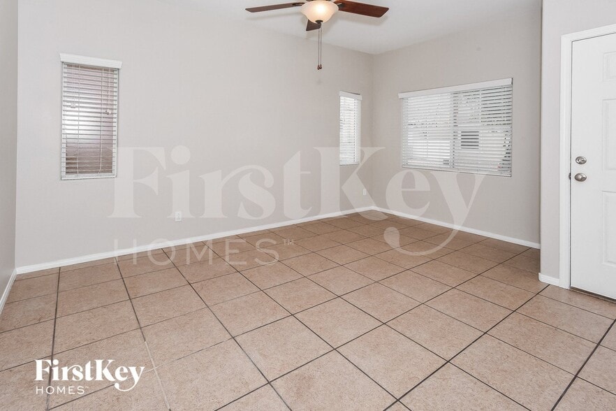 Building Photo - 11128 African Sunset St