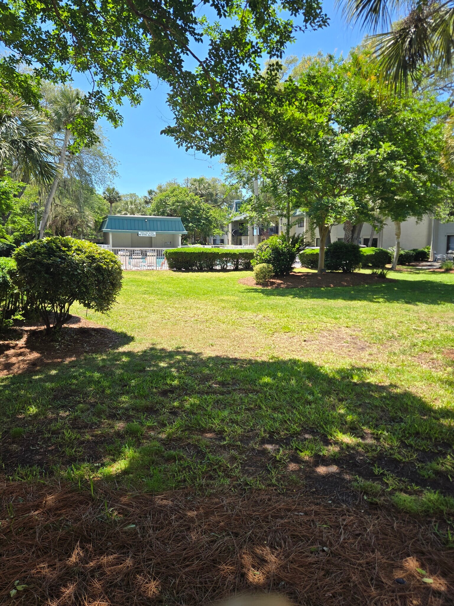 Building Photo - 26 S Forest Beach Dr