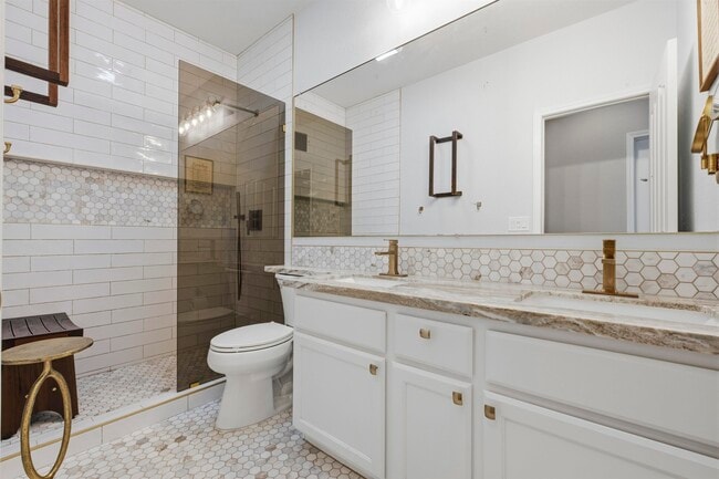 Building Photo - 601 Tamarindo Way