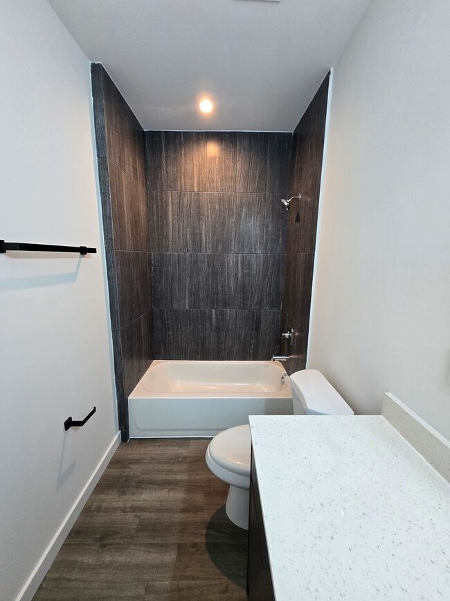 Building Photo - Eagle Trace Townhomes | 3BR/3.5BA | 2.3 Miles to UF– New Construction