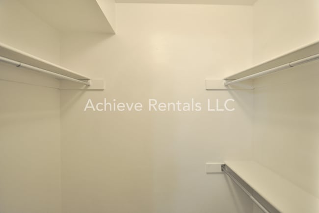 Building Photo - 167 E 100 N