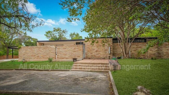 Building Photo - 211 Beechwood Ln