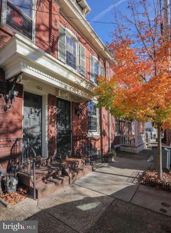 Building Photo - 121 Mulberry St