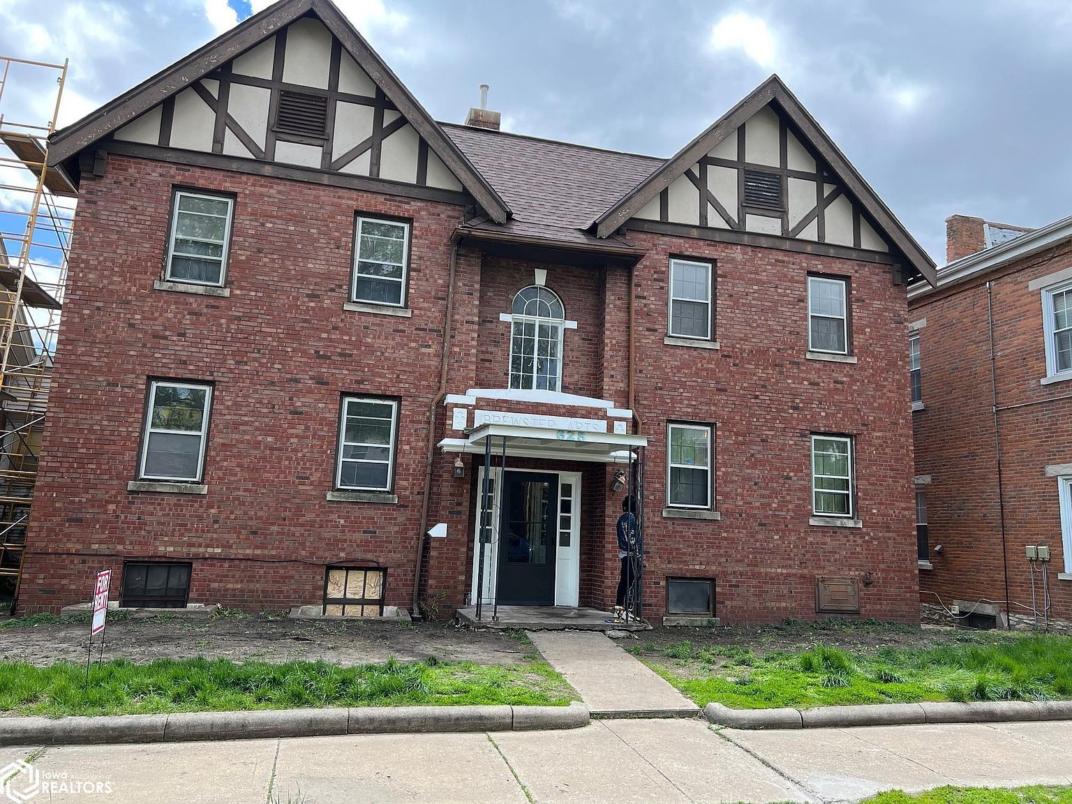 Building Photo - 628 Avenue F