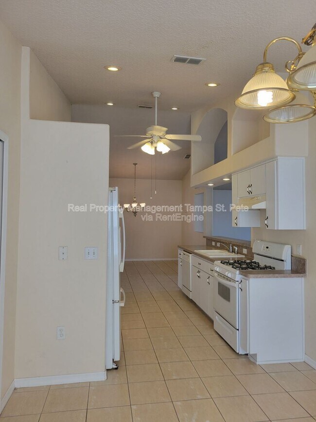 Building Photo - 1314 Avonwood Ct