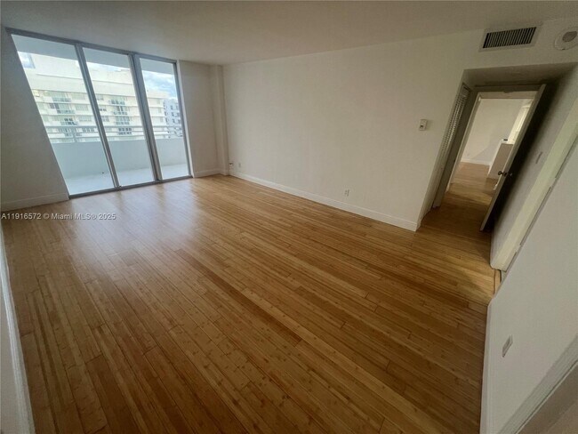 Building Photo - 5600 Collins Ave