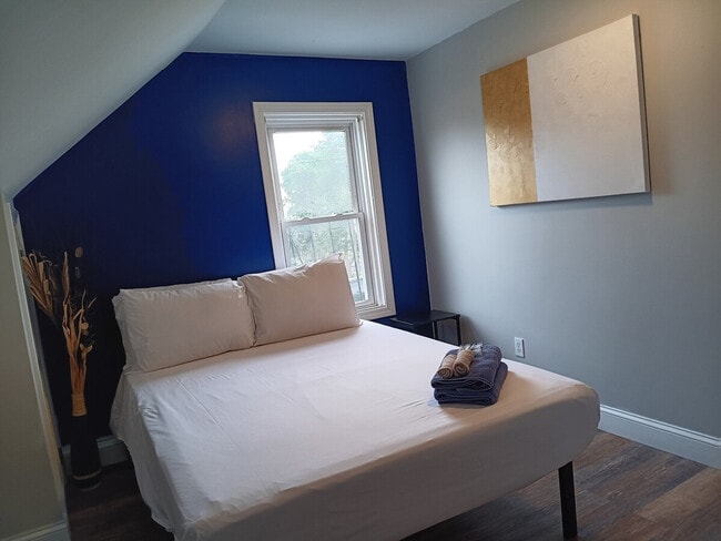 Building Photo - 20 Hawkins St