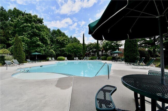 Building Photo - 1023 Annazanes Ct