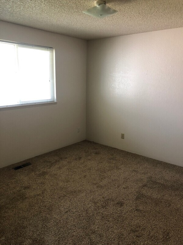 Building Photo - 4971 Chukar Dr