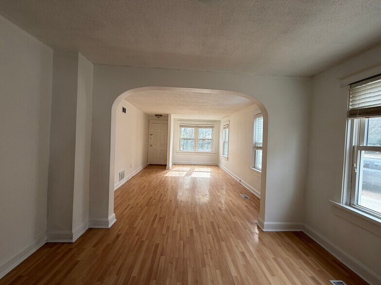 Building Photo - 215 Fuller Rd