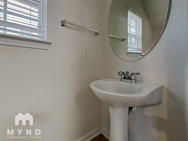 Building Photo - 2307 Crosscut Dr