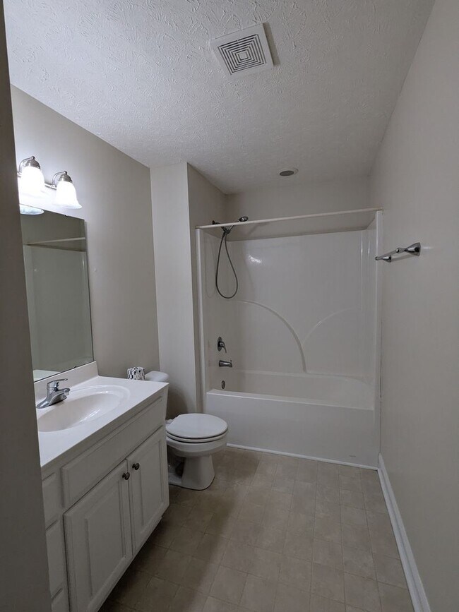 Building Photo - Beautiful home in Creekside Village