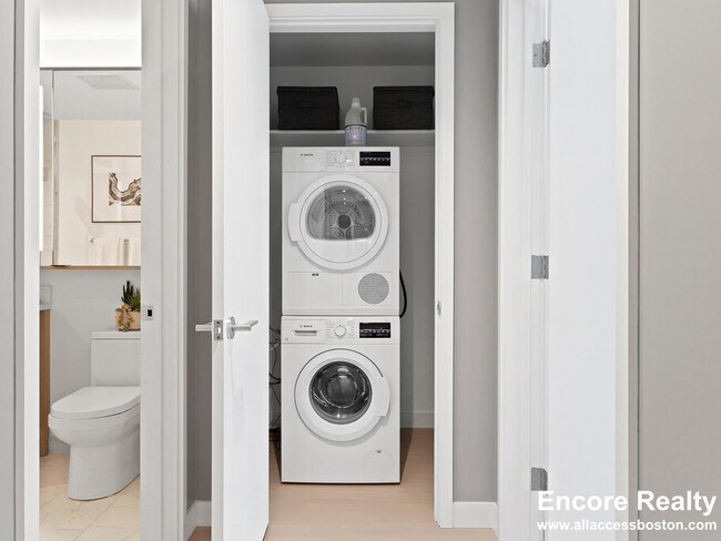 Building Photo - 390 Harrison Ave