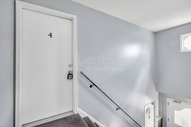 Building Photo - 3325 Breckenridge Ln