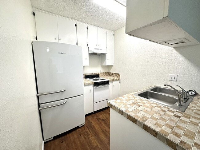 Building Photo - Starwest Condos #104