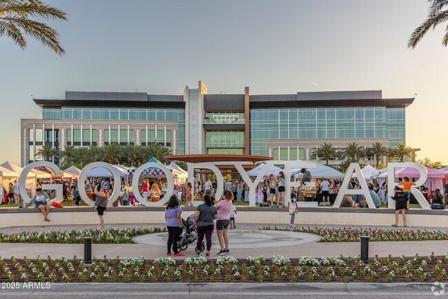 Building Photo - 1914 N 140th Ave