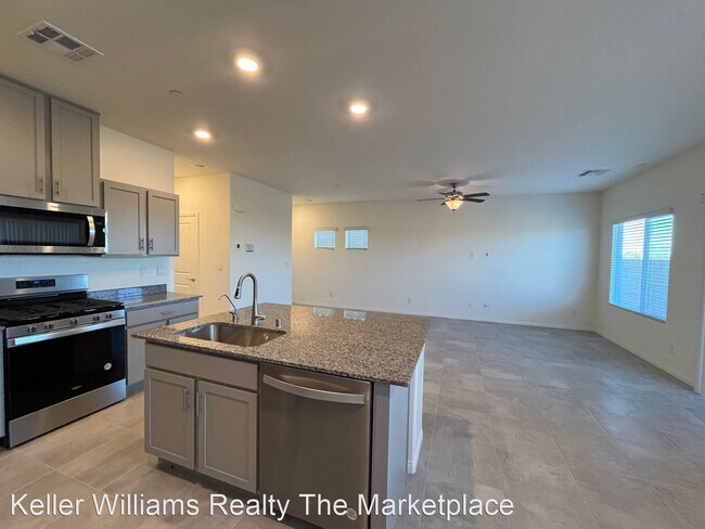 Building Photo - 4 br, 3 bath House - 428 Larksong Ave