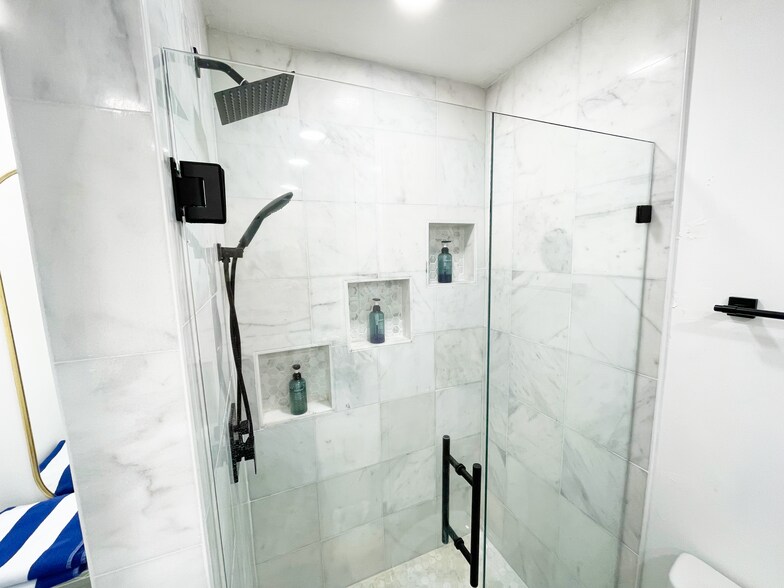 Building Photo - 5901 28th Ave N