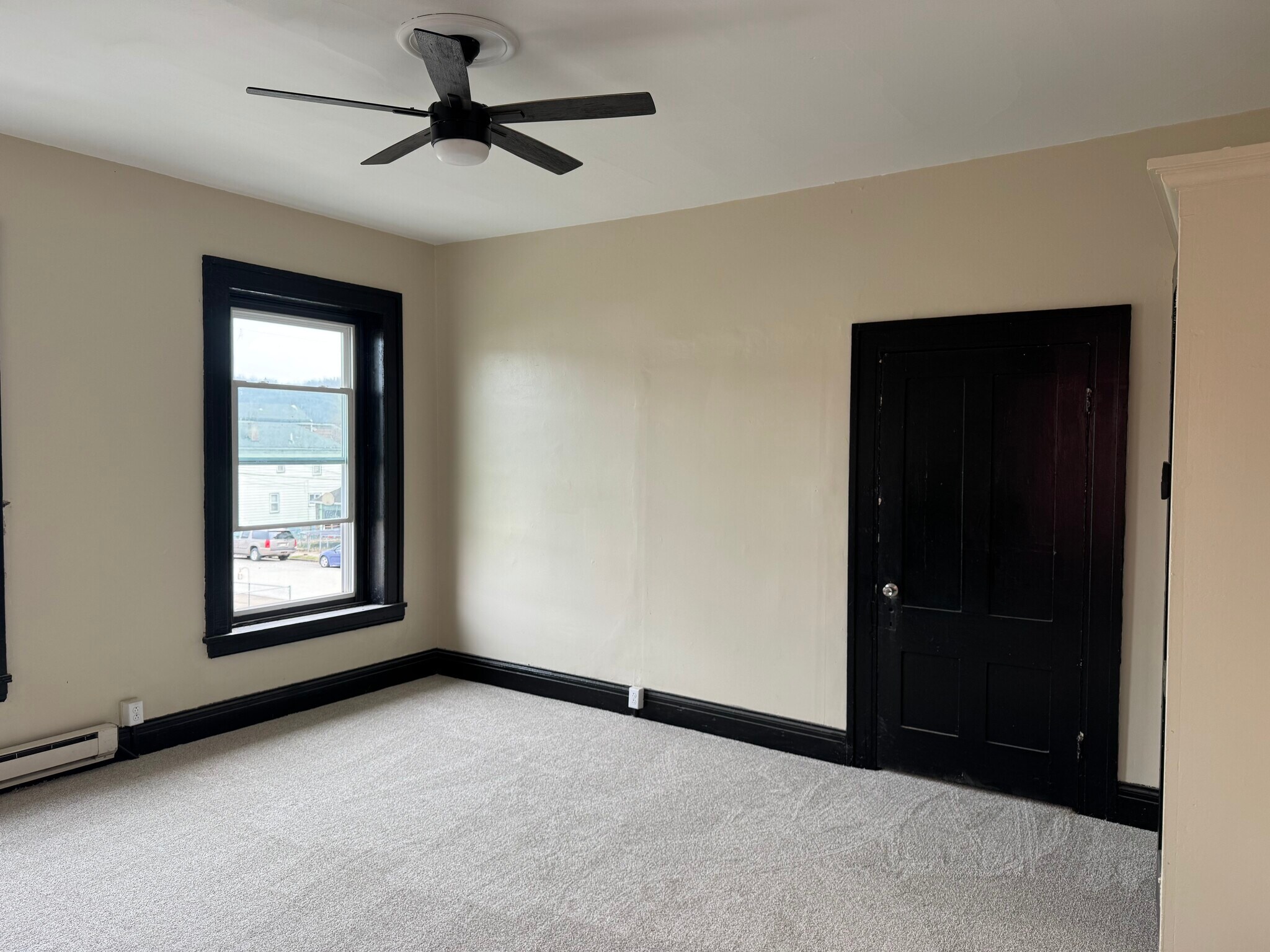 Building Photo - 313 S Penn St