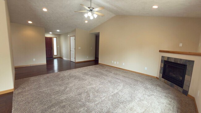 Building Photo - 355 SW Kalmia Ave