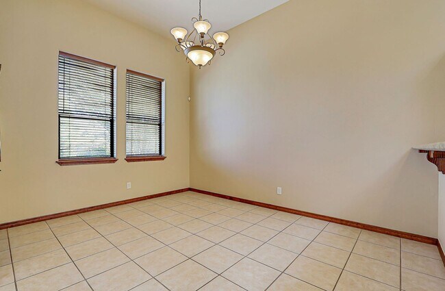 Building Photo - Beautiful Home in Sonoma Ranch with Amazin...