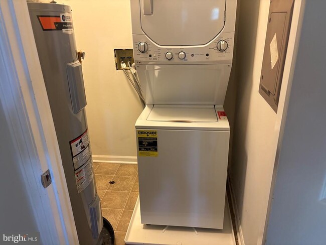 Building Photo - 1403 Sage Ln