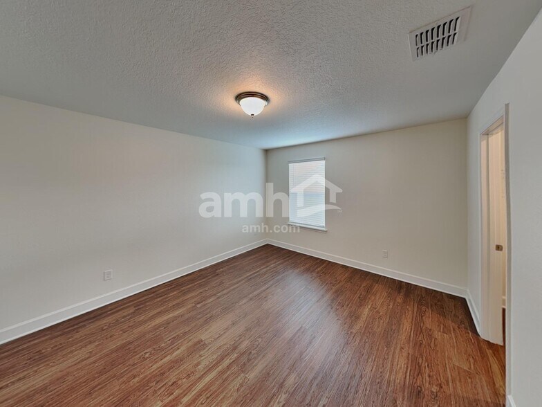 Building Photo - 158 Opal Way